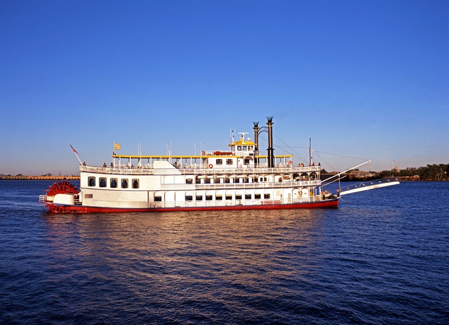 Paddlewheel riverboat on the Mississippi
